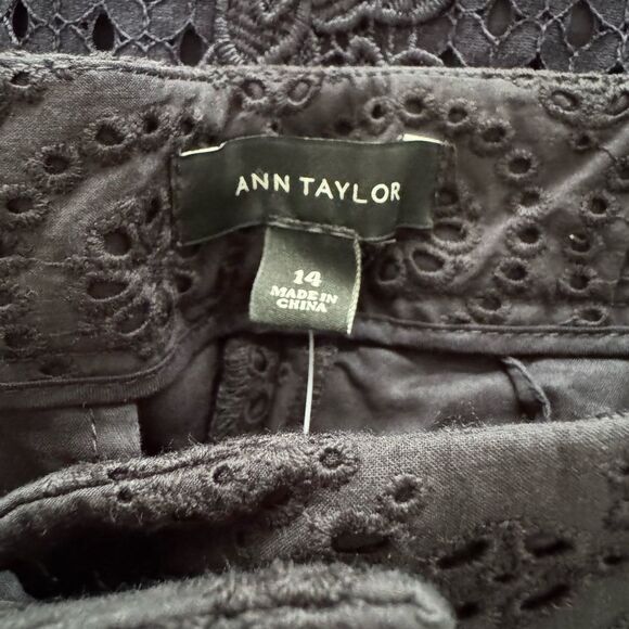 Ann Taylor Navy Blue Eyelit Pants and Sleeveless Top Set - Picture 5 of 10